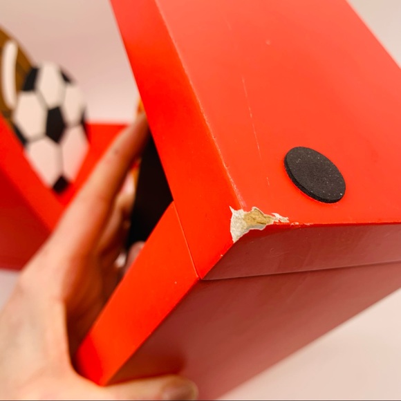 Tatutina Bookend Set of 2 Red for the sports enthusiast - Picture 8 of 11